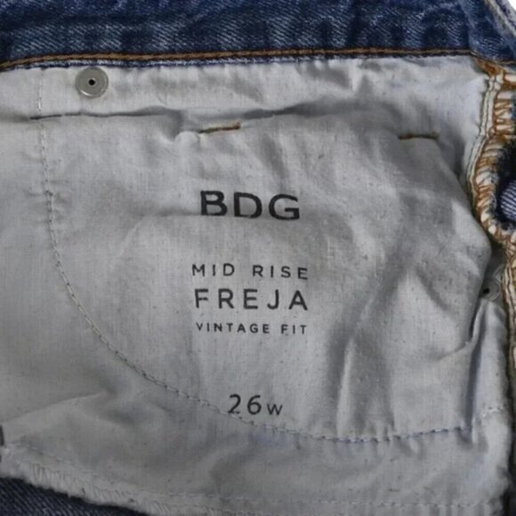 Urban Outfitters BDG Jean Shorts Mid Rise Freja Vintage Fit Blue Size 26 - Picture 5 of 9